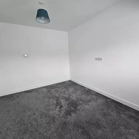 Luxury 4-bed Near