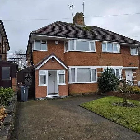Apartment Luxury 4-bed Near *