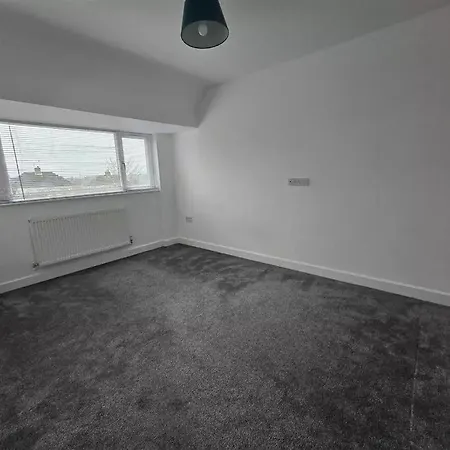 Luxury 4-bed Near * Birmingham