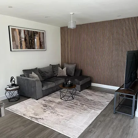 Apartment Luxury 4-bed Near